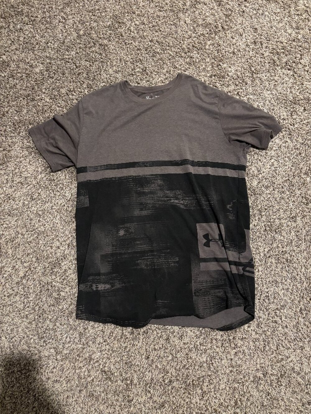 Men's Under Armour shirt